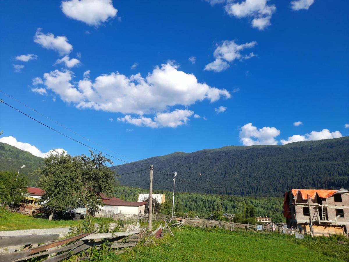 Lela Guest House Mestia Buitenkant foto