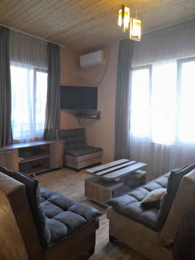 Lela Guest House Mestia Buitenkant foto