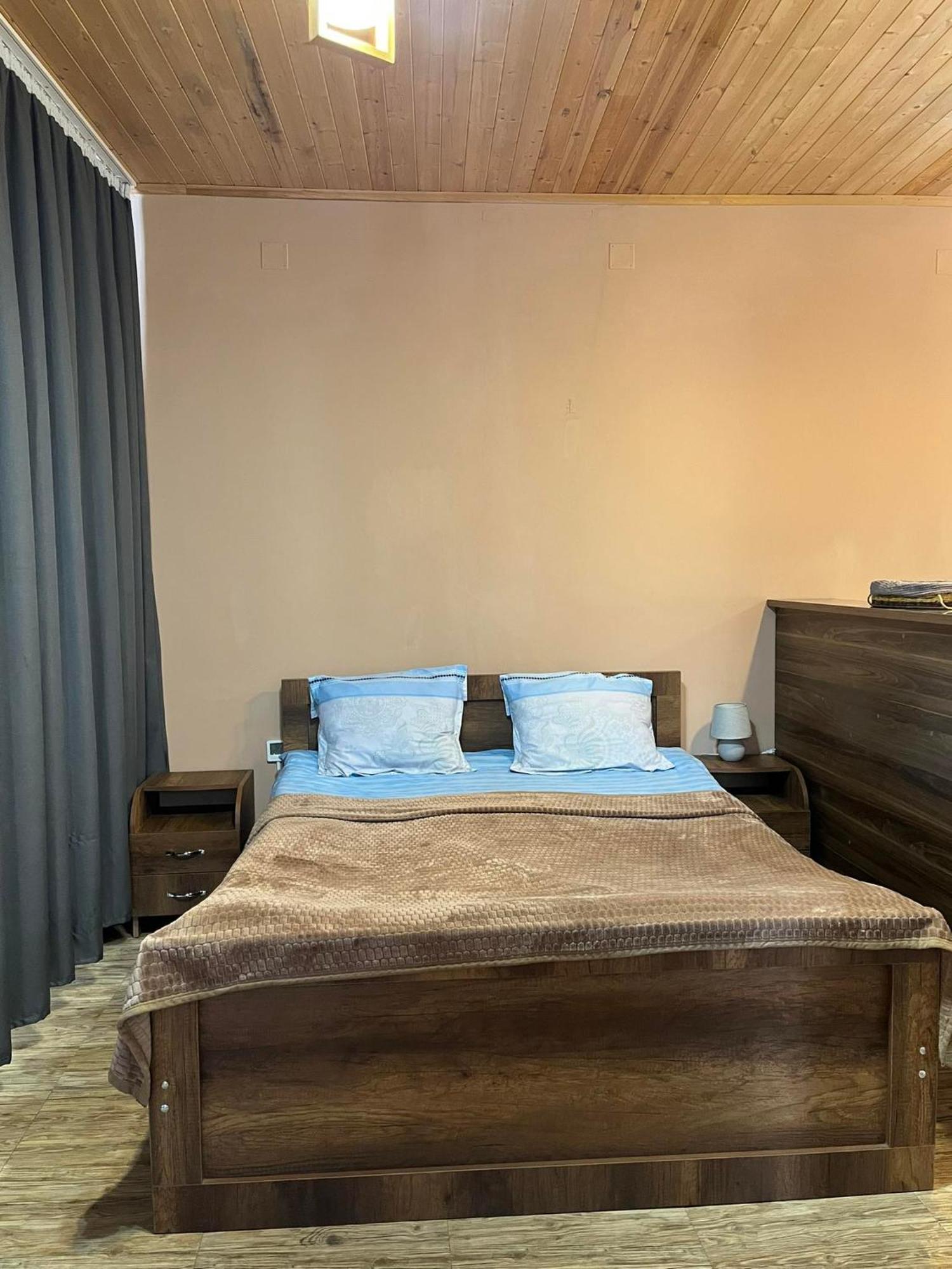 Lela Guest House Mestia Buitenkant foto